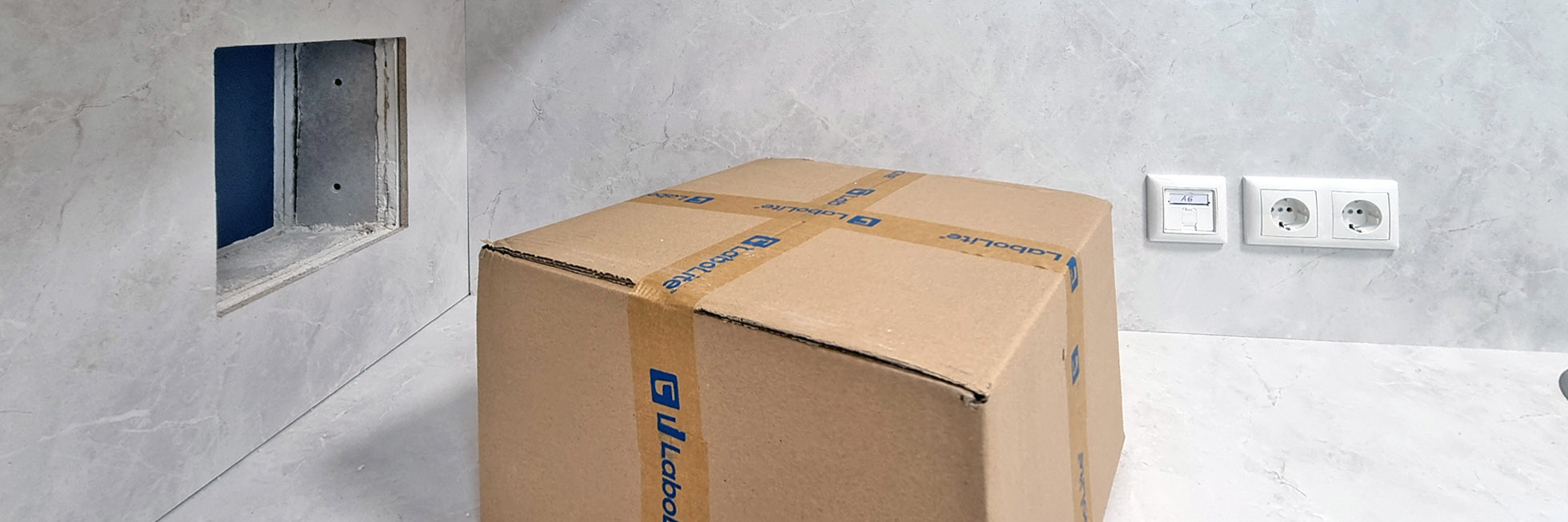 Labordurchreichen Wissen: Optimale Wandöffnung von 23 x 23 cm für Labordurchreichen.